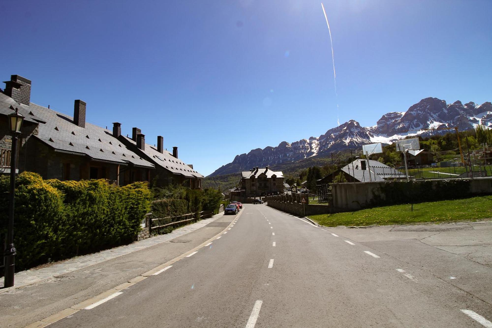 Villa Nuria Tramacastilla de Tena Kültér fotó